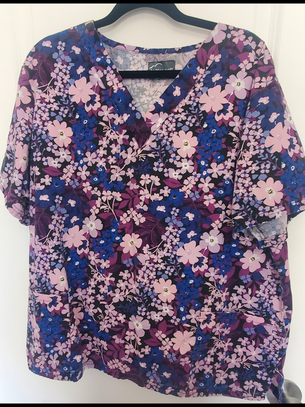 Women’s V-Neck Floral Print Top in Pink & Purple